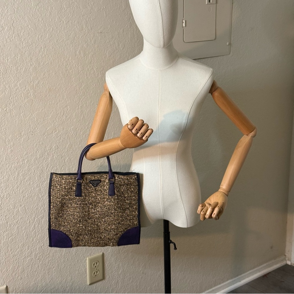 GUARANTEED AUTHENTIC PRADA TWEED & PURPLE SAFFIANO LEATHER TOTE BAG - Picture 16 of 16